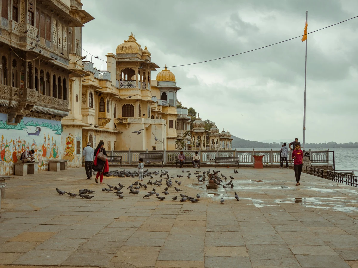 timeless beauty of Udaipur, my photos showcase the enchanting shores of Lake Pichola and its surrounding wonders