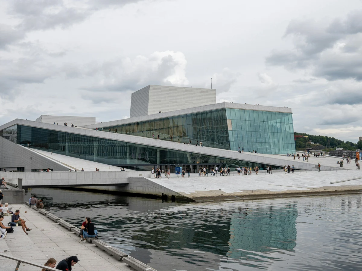 Modern Oslo Opera House with Reflective Water View