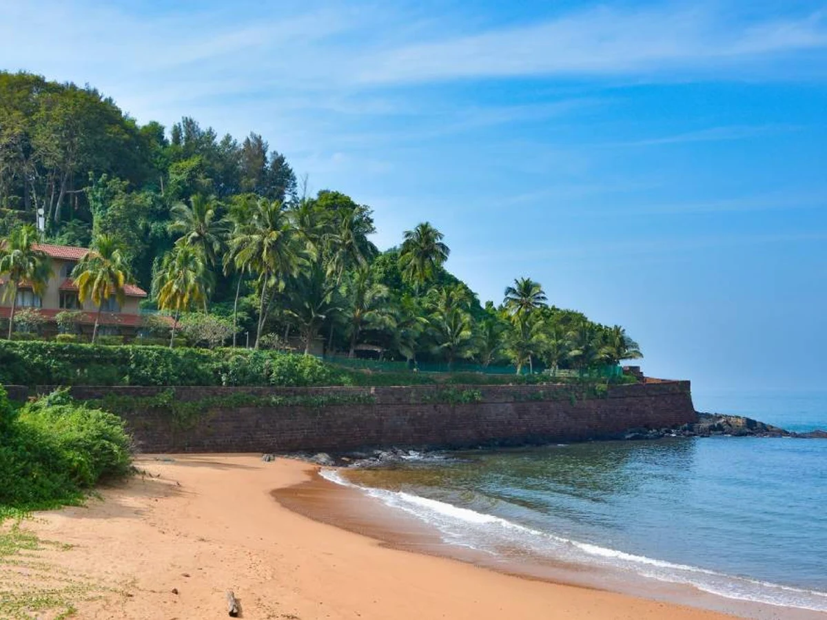 sinquerim beach goa