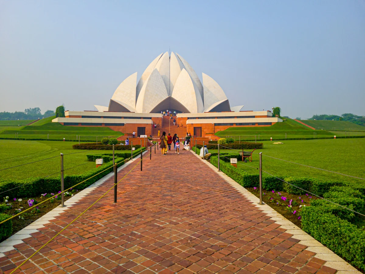 Lotus Temple , Delhi