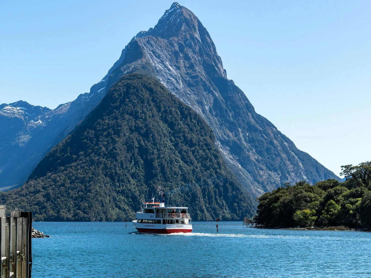 Cruise Milford Sound, New Zealand
