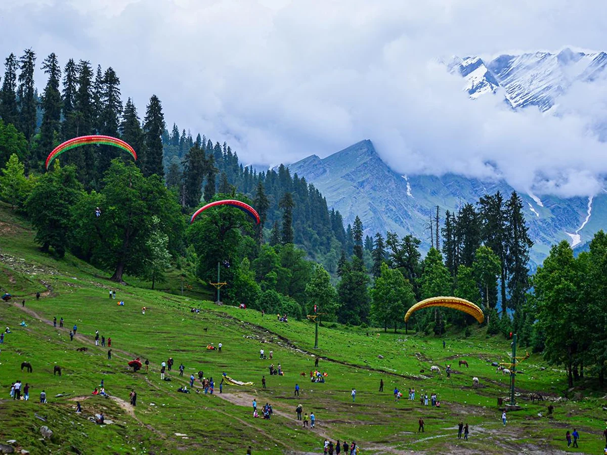 Paragliding in Manali, Himachal Pradesh | Hey Himalayas