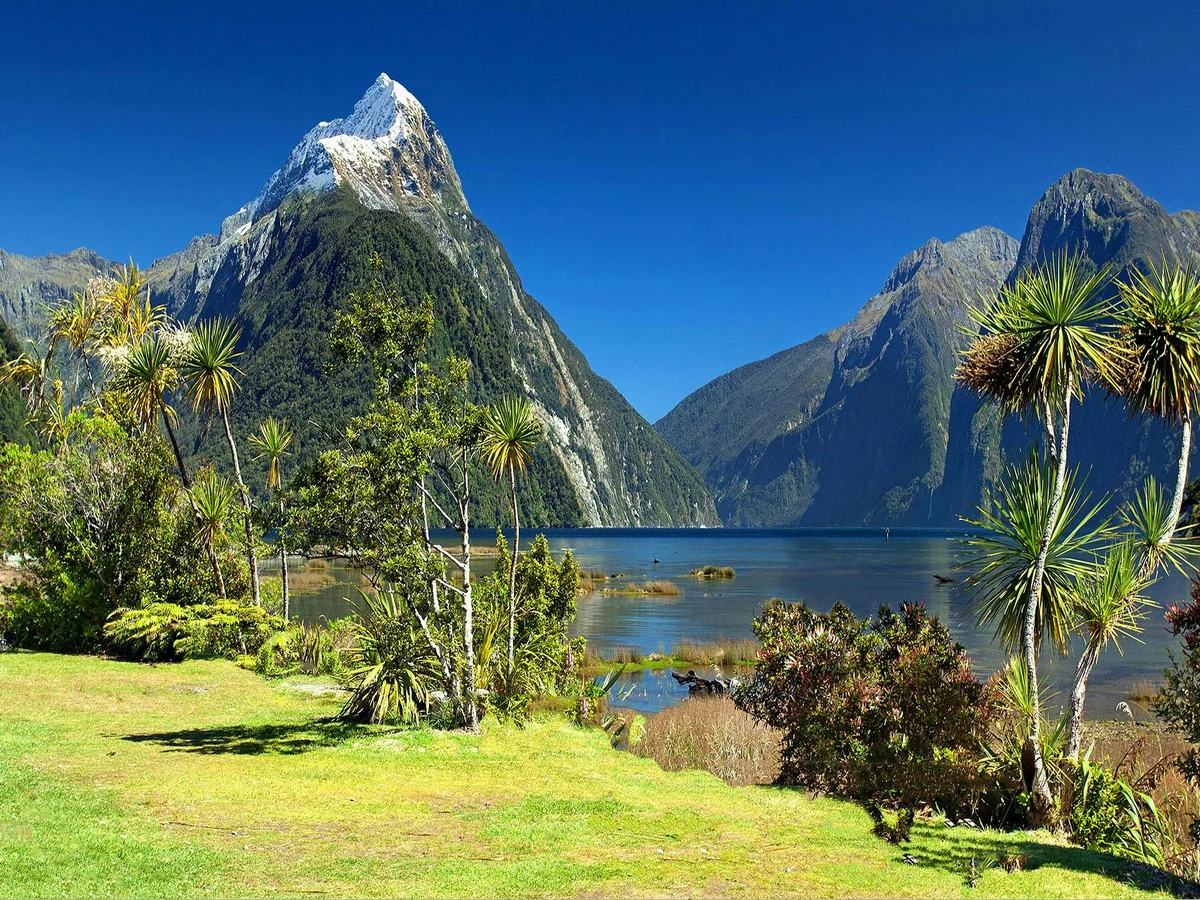 Landscape of Lake and Mountains, Southland, New Zealand